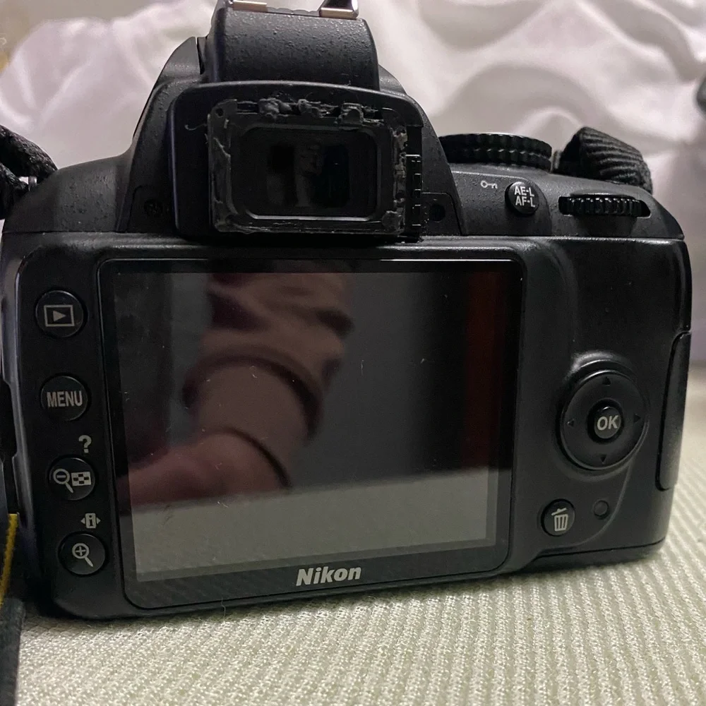 Nikon DX3000